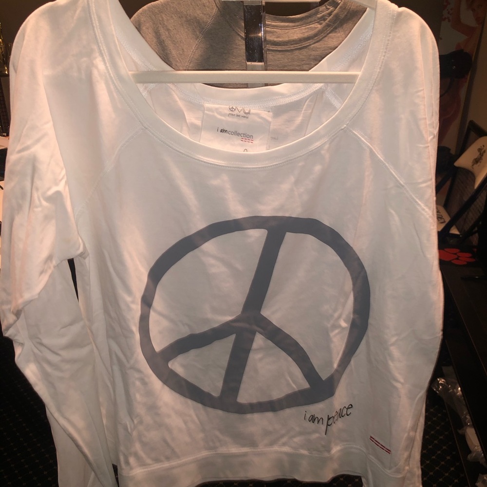 Peace love world top